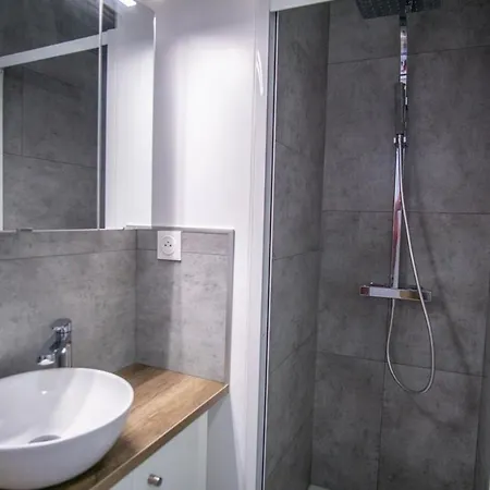 Warm 24m With Garden And Terrace Apartment *